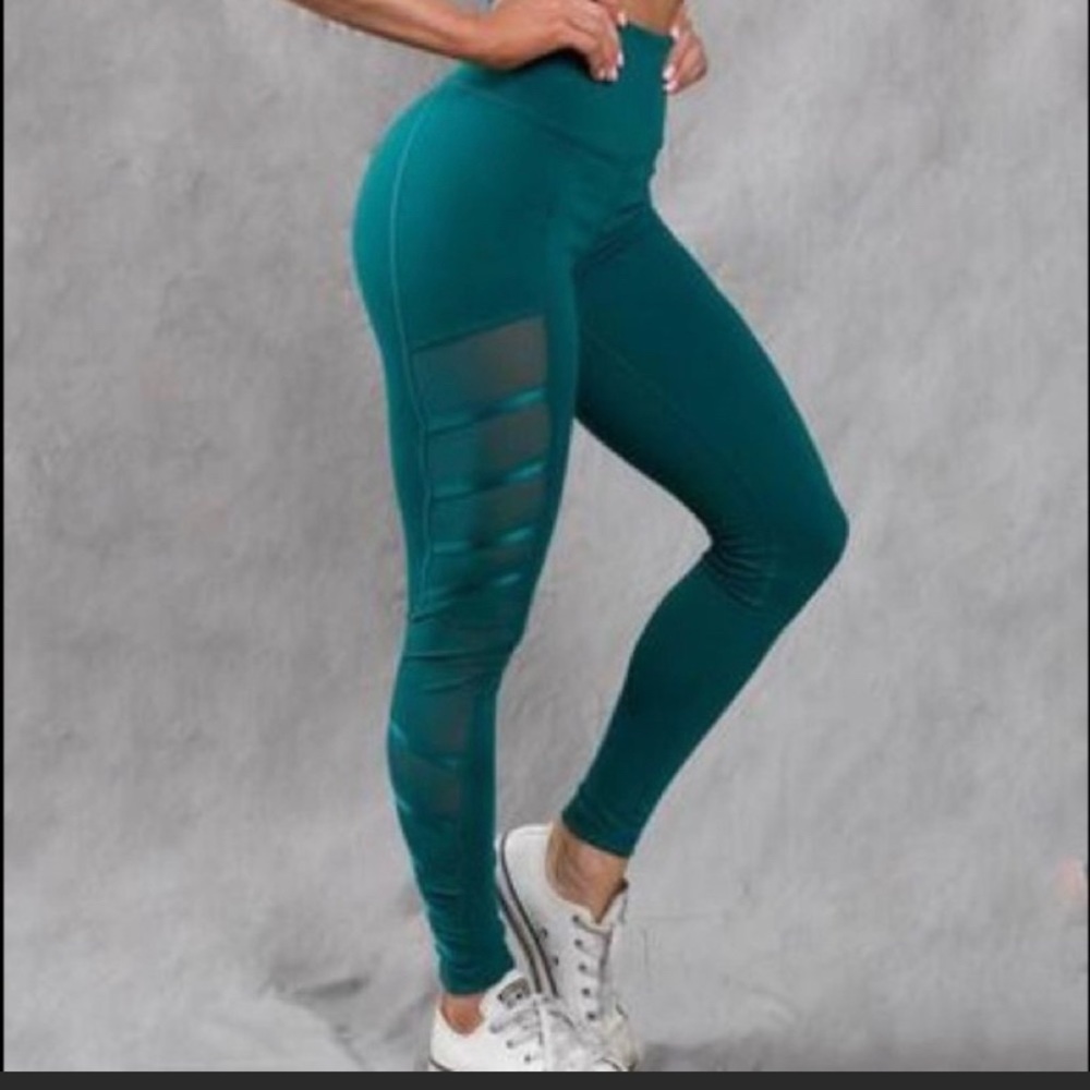 NWOT BuffBunny Elysium Leggings